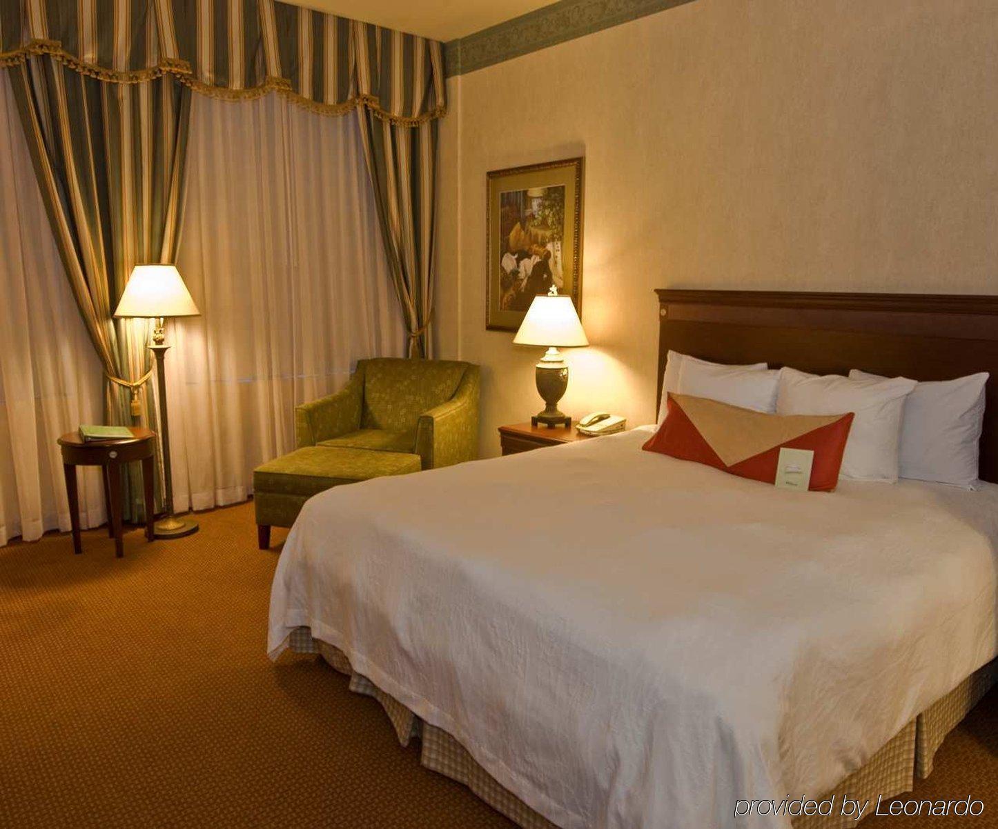 فندق إنديانابوليسفي  فندق هيلتون جاردن إن إنديانابولس داونتاون الغرفة الصورة